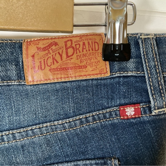 Lucky Brand NWT Summer Sweet Women’s Denim Distressed Cropped Jeans. Size 6 (28) - Picture 5 of 9
